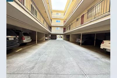 10 Moss Ave #15, Oakland, CA 94610 - Photo 35