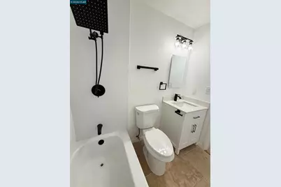 10 Moss Ave #15, Oakland, CA 94610 - Photo 27