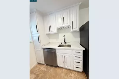 10 Moss Ave #15, Oakland, CA 94610 - Photo 11