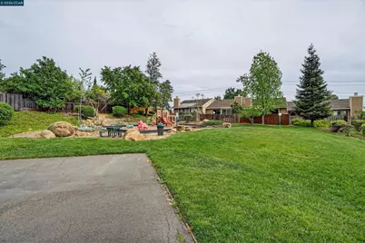 322 Thistle Cir, Martinez, CA 94553 - Photo 45