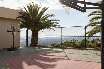 13367 Campus Dr., Oakland, CA 94619 - Photo 37