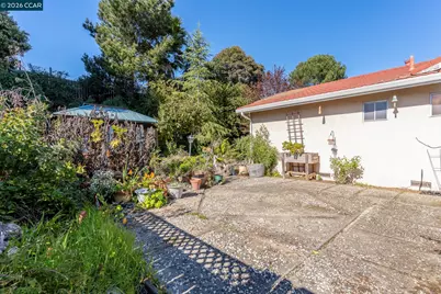 2555 Arroyo Ave, Pinole, CA 94564 - Photo 49