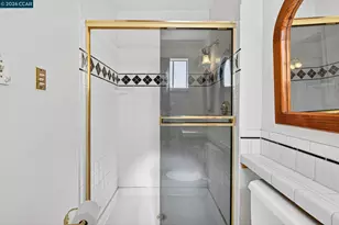 2555 Arroyo Ave, Pinole, CA 94564 - Photo 33