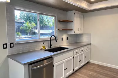 4805 Clarity Ct, Sacramento, CA 95842 - Photo 9