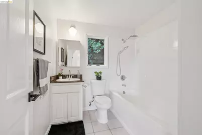 6869 Bristol Dr, Berkeley, CA 94705 - Photo 33
