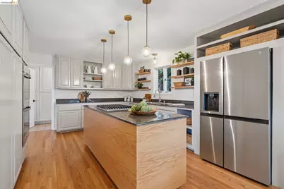 6869 Bristol Dr, Berkeley, CA 94705 - Photo 17