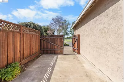 912 Loyola Way, Livermore, CA 94550 - Photo 35