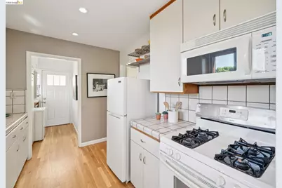 1698 La Loma Ave, Berkeley, CA 94709 - Photo 27
