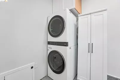 491 McAuley St, Oakland, CA 94609 - Photo 25