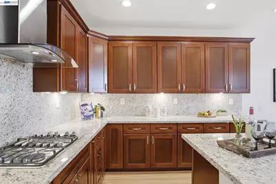 116 Mahogany Ln, Union City, CA 94587 - Photo 13