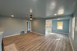 5500 Fruitridge Rd, Sacramento, CA 95820 - Photo 19