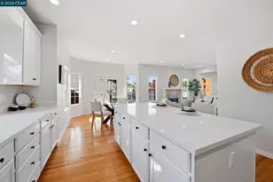 1 Bay Forest Pl, Oakland, CA 94611 - Photo 13