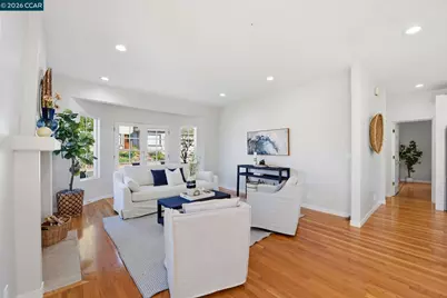 1 Bay Forest Pl, Oakland, CA 94611 - Photo 5