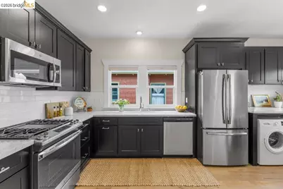 1072 57th St, Oakland, CA 94608 - Photo 23