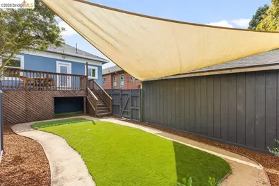 1072 57th St, Oakland, CA 94608 - Photo 37