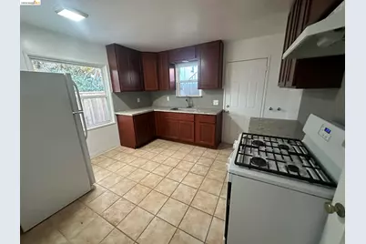 1075 47th St, Emeryville, CA 94608 - Photo 29
