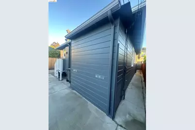 1075 47th St, Emeryville, CA 94608 - Photo 17