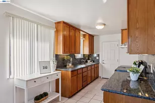 23719 Nevada Rd, Hayward, CA 94541 - Photo 17