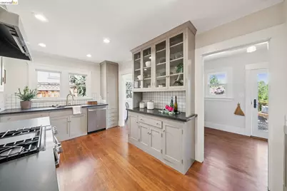 3862 Lyman Rd, Oakland, CA 94602 - Photo 17