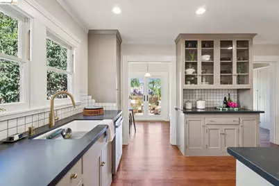 3862 Lyman Rd, Oakland, CA 94602 - Photo 15