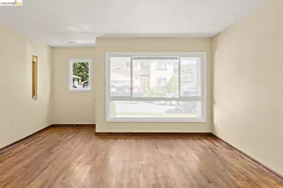 1067 Lassen St, Richmond, CA 94805 - Photo 3