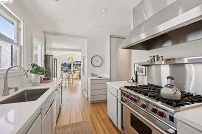 254 Wildwood Ave, Piedmont, CA 94610 - Photo 11