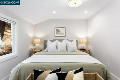 5924 Balboa Dr, Oakland, CA 94611 - Photo 23