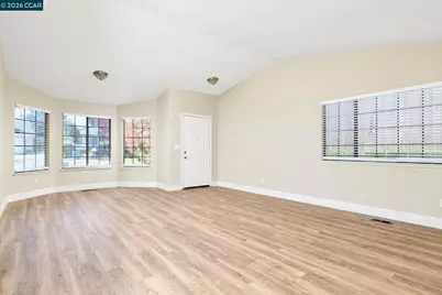 449 Topsail Dr, Vallejo, CA 94591 - Photo 9