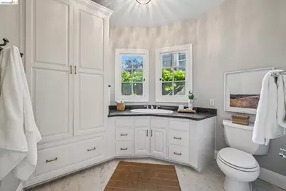 4201 Lakeshore Ave, Oakland, CA 94610 - Photo 23