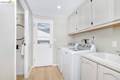 7770 Lone Tree Way, Brentwood, CA 94513 - Photo 33