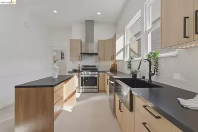523 25th St, Oakland, CA 94612 - Photo 9