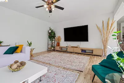 936 Santa Cruz Dr, Pleasant Hill, CA 94523 - Photo 19