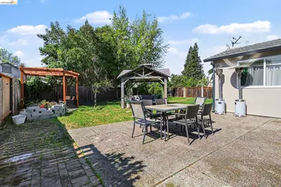 936 Santa Cruz Dr, Pleasant Hill, CA 94523 - Photo 25