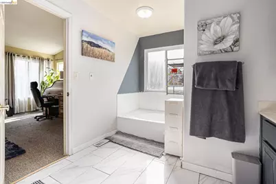 5490 Lenora Rd, Richmond, CA 94803 - Photo 11