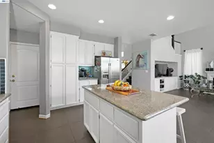 25085 Silverthorne Pl, Hayward, CA 94544 - Photo 13