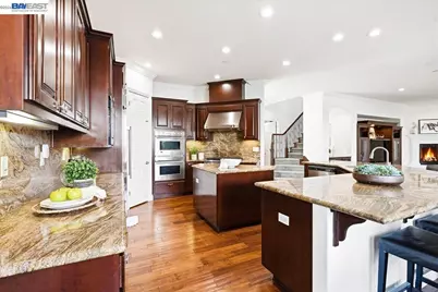 5653 Signal Hill Dr, Dublin, CA 94568 - Photo 11