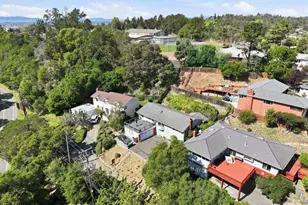 10000 Sigourney Ave, Oakland, CA 94605 - Photo 23