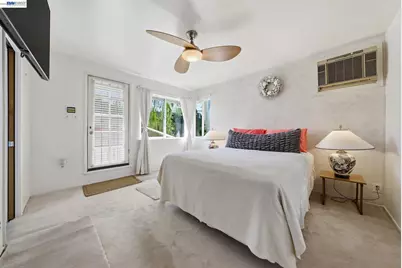 10000 Sigourney Ave, Oakland, CA 94605 - Photo 17