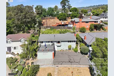 10000 Sigourney Ave, Oakland, CA 94605 - Photo 31