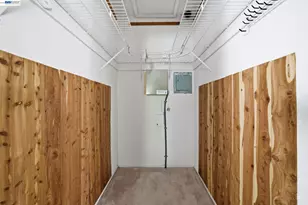 10000 Sigourney Ave, Oakland, CA 94605 - Photo 19