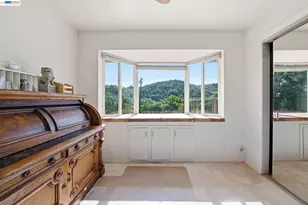 10000 Sigourney Ave, Oakland, CA 94605 - Photo 15