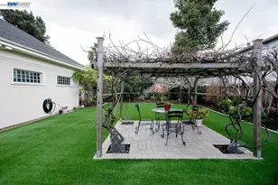 2056 Santa Clara Ave, Alameda, CA 94501 - Photo 39