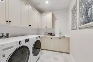 32651 Singh Circle, Union City, CA 94587 - Photo 23