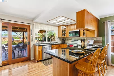 2151 Deerwood Dr, Martinez, CA 94553 - Photo 9