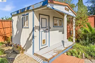 2151 Deerwood Dr, Martinez, CA 94553 - Photo 31