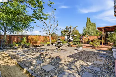 2151 Deerwood Dr, Martinez, CA 94553 - Photo 27