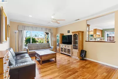 2151 Deerwood Dr, Martinez, CA 94553 - Photo 5