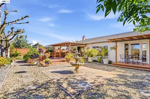 2151 Deerwood Dr, Martinez, CA 94553 - Photo 27