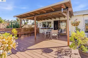 2151 Deerwood Dr, Martinez, CA 94553 - Photo 25