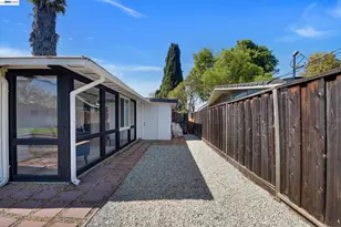 1215 Oak Creek Way, Sunnyvale, CA 94089 - Photo 23